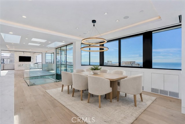 Detail Gallery Image 8 of 47 For 2016 Ocean, Manhattan Beach,  CA 90266 - 5 Beds | 5/2 Baths