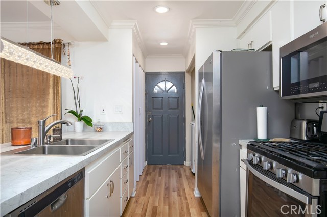 Detail Gallery Image 6 of 18 For 28729 Conejo View Dr, Agoura Hills,  CA 91301 - 2 Beds | 2 Baths