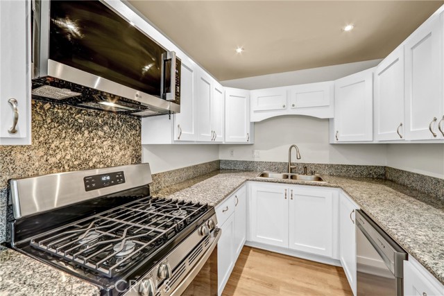 Detail Gallery Image 11 of 27 For 497 S El Molino #106,  Pasadena,  CA 91101 - 2 Beds | 2 Baths