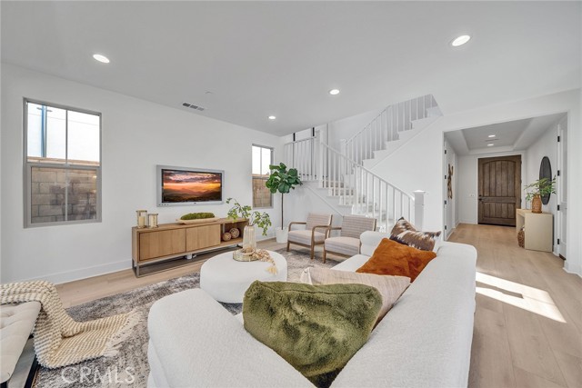 162 Somera, Irvine CA: https://media.crmls.org/medias/54859478-e8ac-453d-8b47-bc32554ae203.jpg