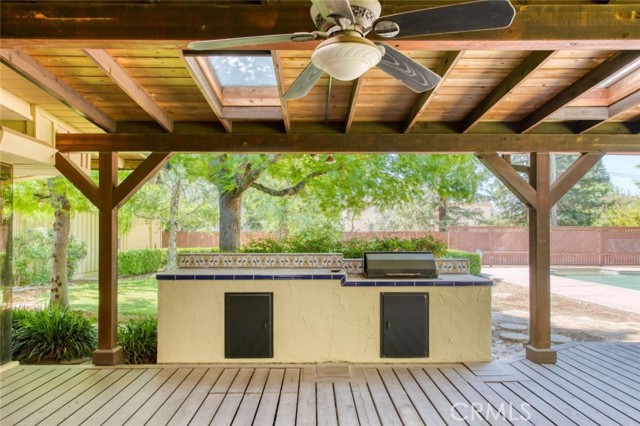 6641 N Van Ness Boulevard, Fresno CA: https://media.crmls.org/medias/5485cc99-ce29-4001-a66d-5ae3fe8d9fe3.jpg