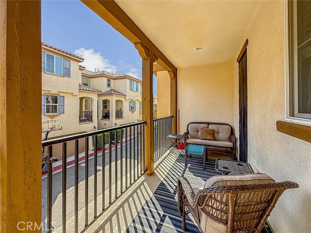 26707 Lexington Lane, Saugus CA: https://media.crmls.org/medias/548632ed-43e4-450b-a454-6d5aac51a42b.jpg