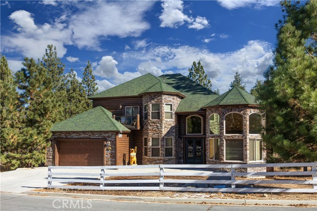 325 Stoney Creek Road, Big Bear Lake CA: https://media.crmls.org/medias/54867b77-eb1c-4cb2-a0b6-2a7b5d28f608.jpg