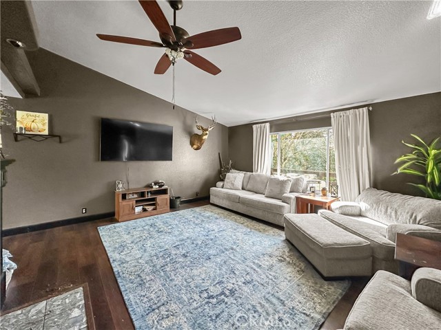 Detail Gallery Image 4 of 16 For 6149 Kanaka Ave, Oroville,  CA 95966 - 3 Beds | 2 Baths