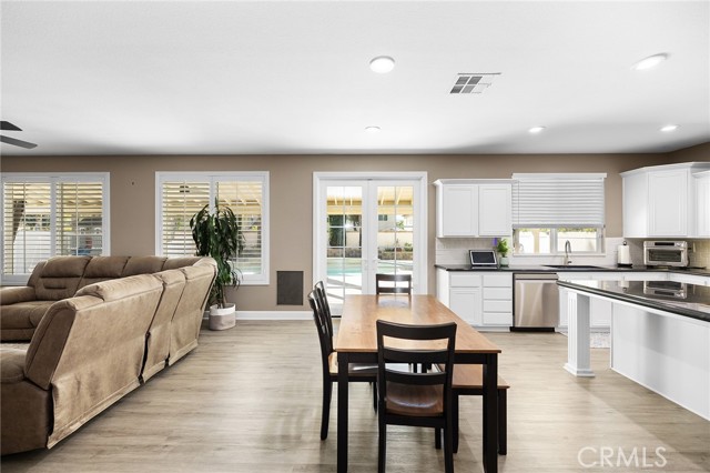 Detail Gallery Image 7 of 62 For 33713 Pebble Brook Cir, Temecula,  CA 92592 - 4 Beds | 3 Baths