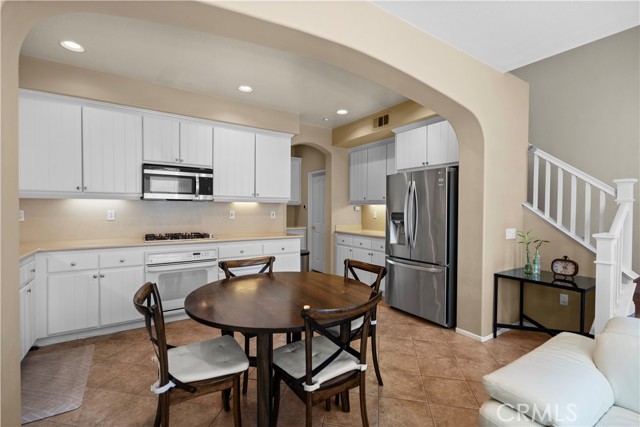 Detail Gallery Image 11 of 48 For 18 Moonstone, Irvine,  CA 92602 - 3 Beds | 2/1 Baths