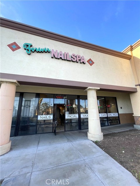 16184 Foothill, Fontana CA: https://media.crmls.org/medias/548736e2-1779-4a7a-a802-2fc287320b48.jpg