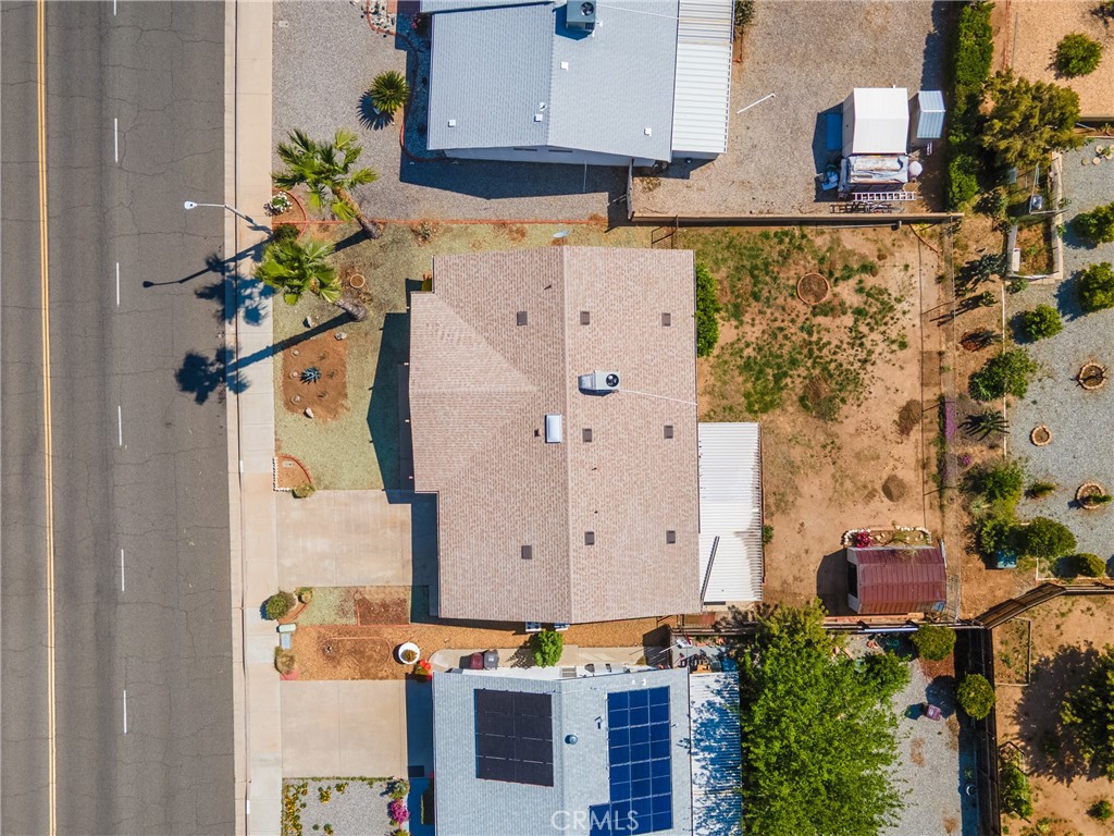 https://media.crmls.org/medias/548783b2-a9a7-4855-ab77-f221791a6725.jpg?preset=X-Large