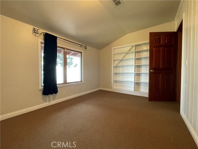 28665 Willow Road, Lake Arrowhead CA: https://media.crmls.org/medias/548961eb-b1f9-4c8c-b5fb-4e5578860bf5.jpg