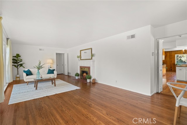 Detail Gallery Image 5 of 47 For 1424 E Vine Ave, West Covina,  CA 91791 - 4 Beds | 2/1 Baths