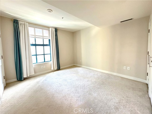 700 E Street, San Diego, California 92101, 1 Bedroom Bedrooms, ,2 BathroomsBathrooms,Residential,For Sale,E Street,OC24112082