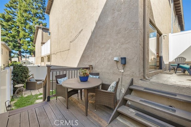 1140 Manhattan Beach Boulevard, Manhattan Beach, California 90266, 2 Bedrooms Bedrooms, ,2 BathroomsBathrooms,Residential,Sold,Manhattan Beach,SB23024904