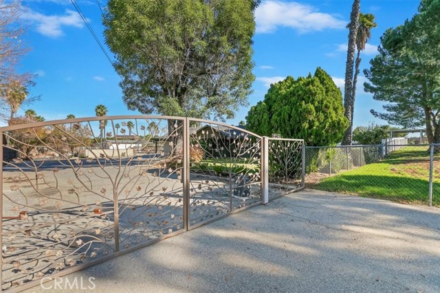 Detail Gallery Image 10 of 66 For 18590 Roberts, Riverside,  CA 92508 - 4 Beds | 2 Baths