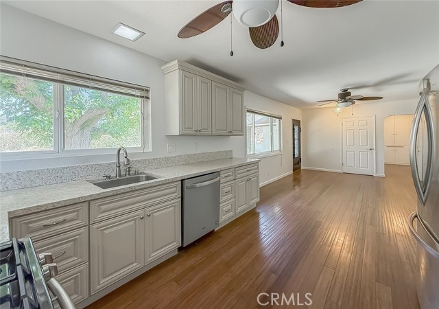 Detail Gallery Image 13 of 39 For 24022 Wildwood Canyon Rd, Newhall,  CA 91321 - 3 Beds | 2 Baths