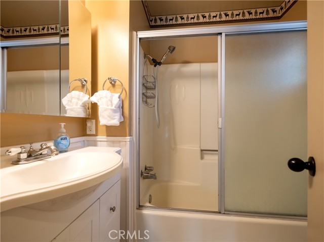 Detail Gallery Image 18 of 29 For 764 St Moritz Dr, Big Bear Lake,  CA 92315 - 2 Beds | 1/1 Baths