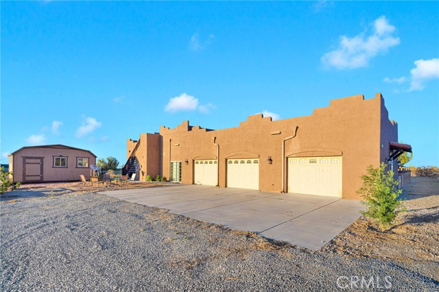 4575 Kreuer Road, Phelan CA: https://media.crmls.org/medias/548f5a45-aac4-47d9-a96c-5d0cd2cd85d7.jpg