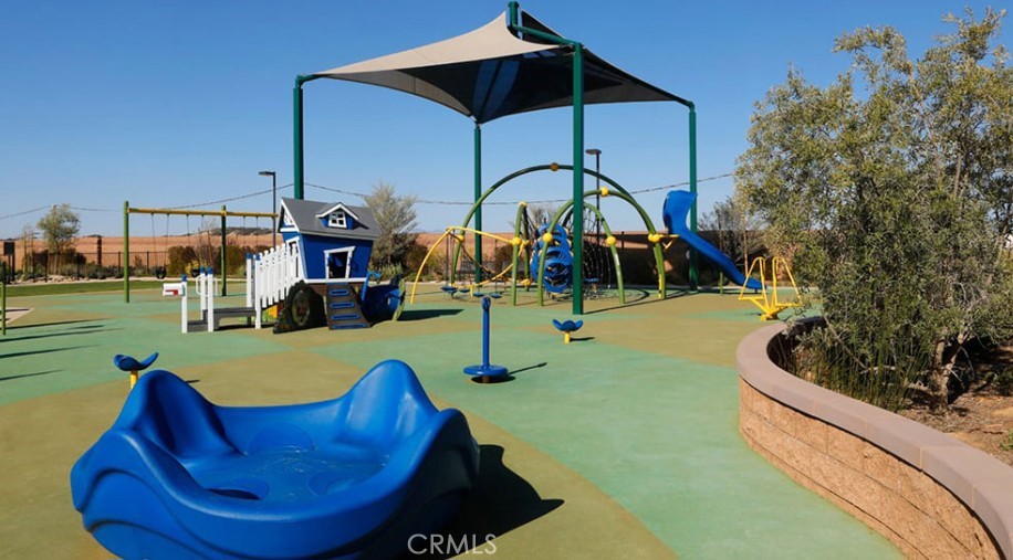 https://media.crmls.org/medias/54900570-c59a-497a-8812-2f93abad7221.jpg?preset=X-Large