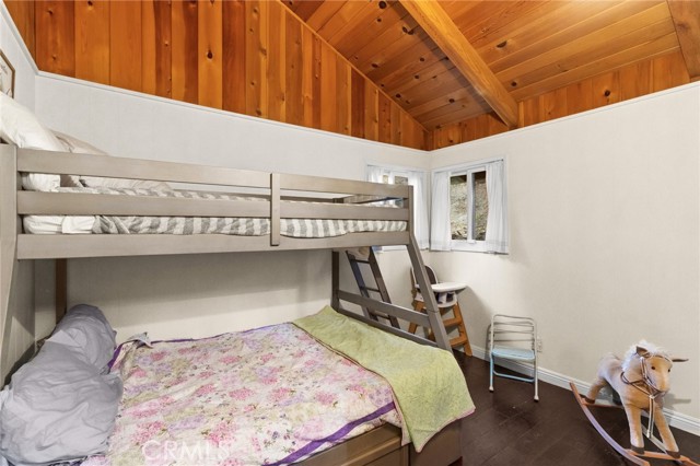 2452 Spring Drive, Running Springs CA: https://media.crmls.org/medias/5490ba1a-5255-4ea9-a669-a48b197003cf.jpg