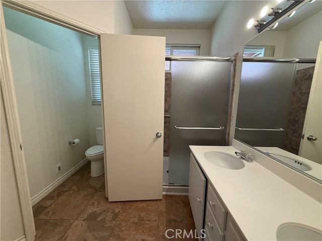 6425 Marigold Street, Eastvale CA: https://media.crmls.org/medias/5491344c-e203-43e4-83cc-1bd4f7ecacee.jpg