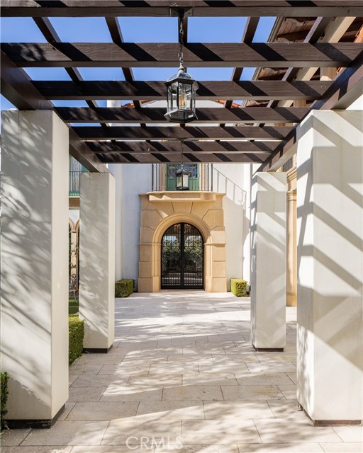 Detail Gallery Image 4 of 34 For 25 Blue Grass, Irvine,  CA 92603 - 6 Beds | 6/3 Baths