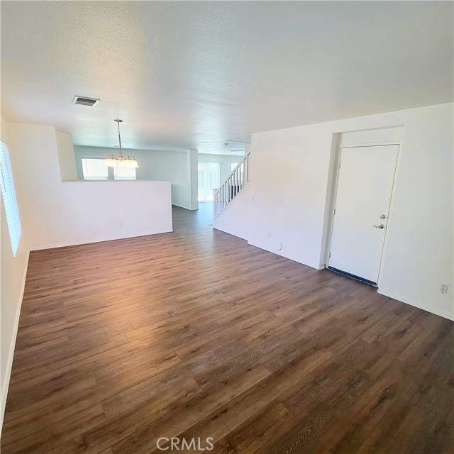 Detail Gallery Image 3 of 22 For 28551 Eagle St, Moreno Valley,  CA 92555 - 5 Beds | 3 Baths