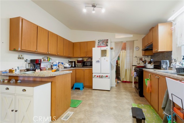 Detail Gallery Image 10 of 12 For 14362 17 Bushard  St #17,  Westminster,  CA 92683 - 3 Beds | 2 Baths