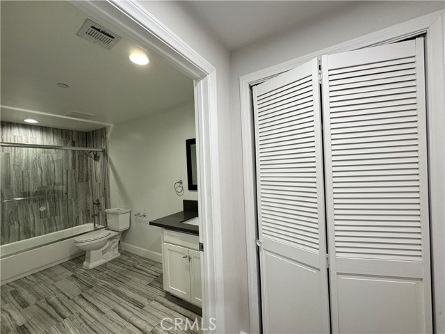 Detail Gallery Image 22 of 27 For 5432 Hermitage Ave #202,  Valley Village,  CA 91607 - 3 Beds | 2 Baths