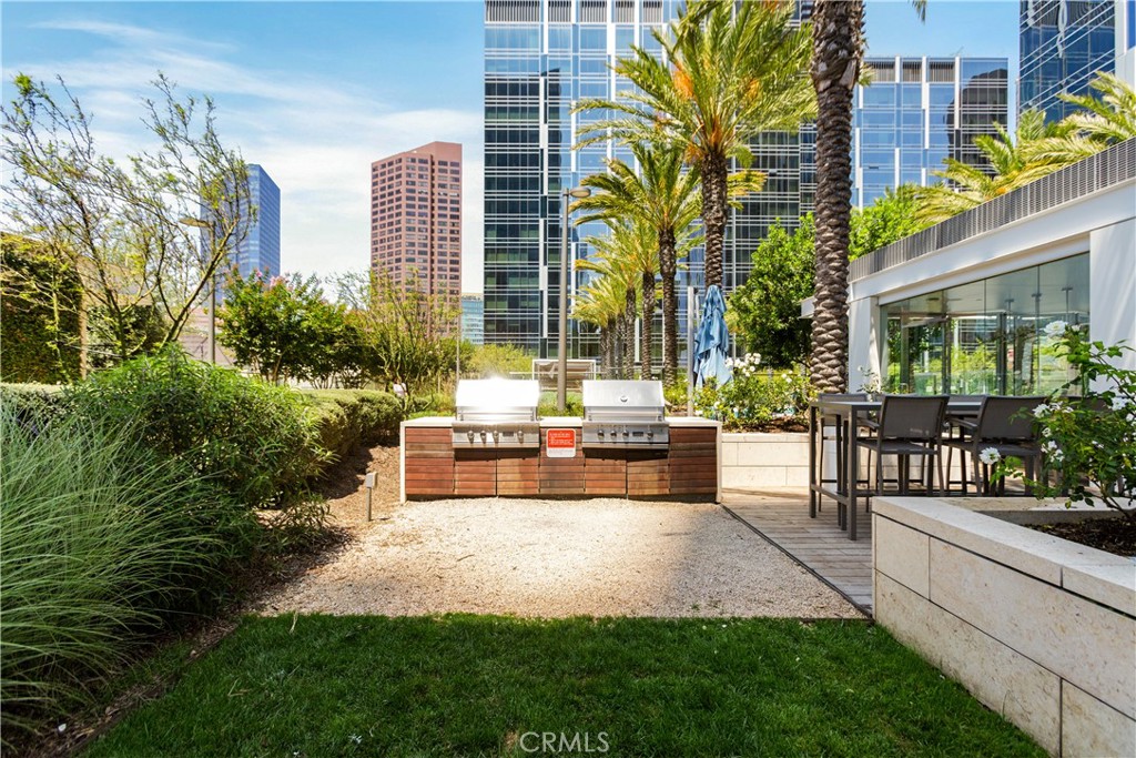 https://media.crmls.org/medias/5493abac-39cd-4f22-87e9-34e239c9ac9a.jpg?preset=X-Large