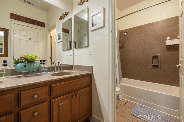 1708 Bandon Court, Oakdale CA: https://media.crmls.org/medias/54959049-ae47-43b7-b6ec-e0a3a6b40add.jpg