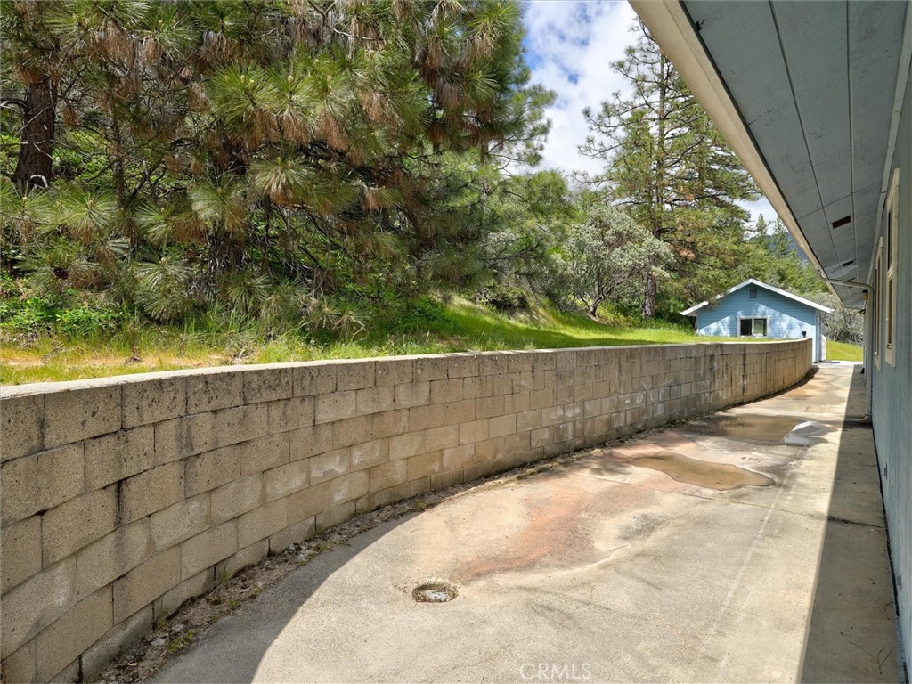 https://media.crmls.org/medias/5496bd04-6bcf-4d4a-a506-5504e5952e81.jpg?preset=X-Large