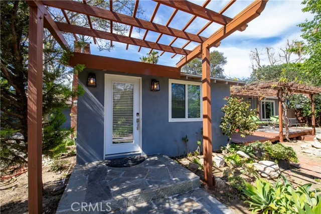 Detail Gallery Image 3 of 57 For 7447 Enfield, Reseda,  CA 91335 - 3 Beds | 2 Baths