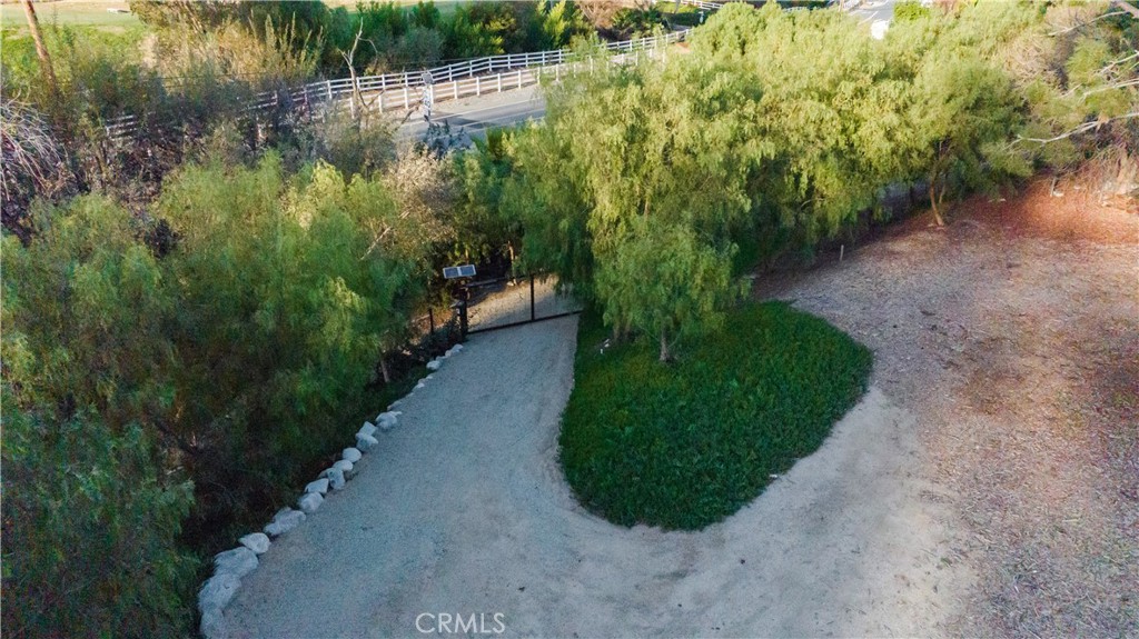 https://media.crmls.org/medias/5497f604-fc3b-4484-8b88-0c9db3e54831.jpg?preset=X-Large