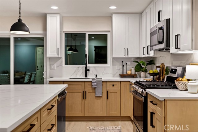 Detail Gallery Image 13 of 48 For 1623 Diamond, Chico,  CA 95928 - 3 Beds | 2 Baths