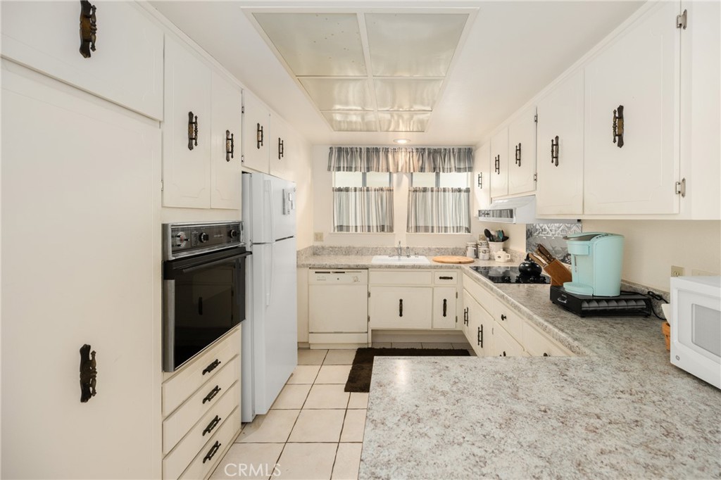 5498f466 E49d 40e1 Bfb9 31b392690173