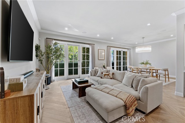 Detail Gallery Image 16 of 22 For 11500 San Vicente Bld #202,  Los Angeles,  CA 90049 - 3 Beds | 3/1 Baths