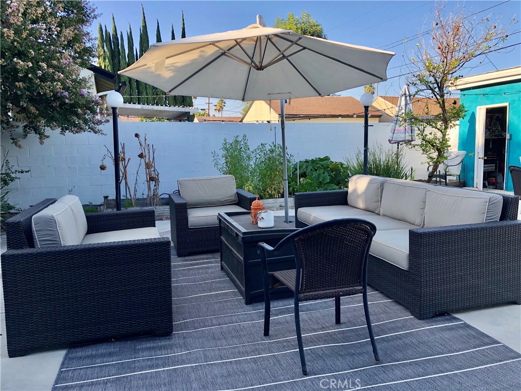 https://media.crmls.org/medias/5499d168-0e10-4af2-bb4c-0ac154e33699.jpg?preset=X-Large