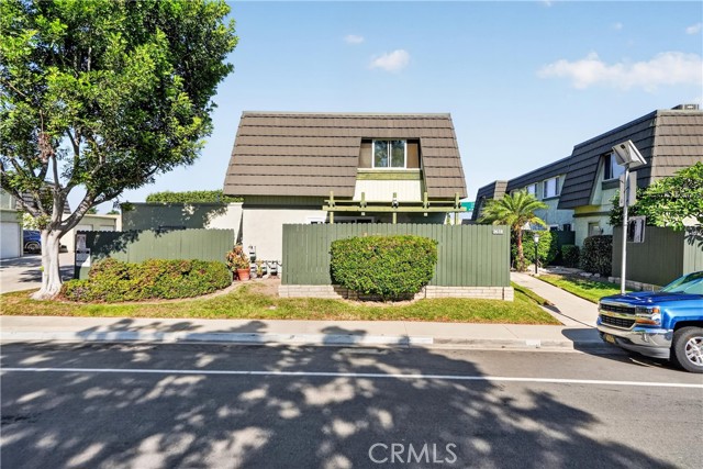 2 Bed Home for Sale in Costa Mesa, California