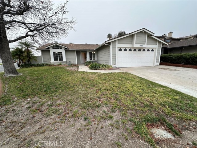 Detail Gallery Image 1 of 18 For 11981 Kenwood Dr, Fontana,  CA 92337 - 3 Beds | 2 Baths