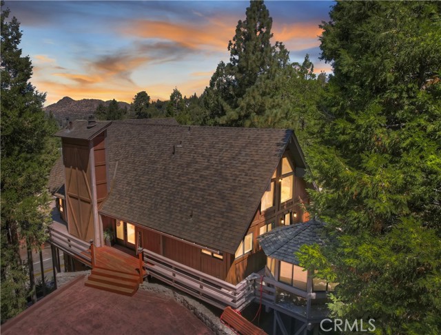 Detail Gallery Image 2 of 65 For 825 Grass Valley Rd, Lake Arrowhead,  CA 92352 - 5 Beds | 5/1 Baths