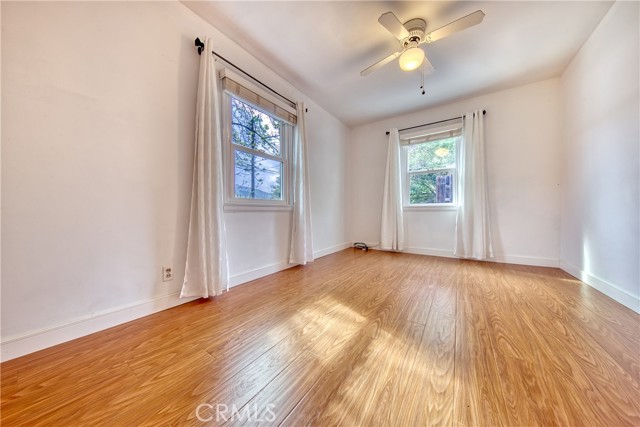 3611 Fourth Avenue, Glendale CA: https://media.crmls.org/medias/549c63a7-128e-41c8-bd73-214709452142.jpg