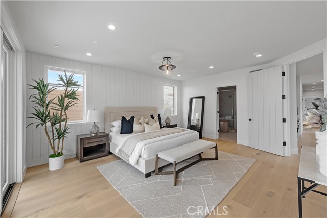 Detail Gallery Image 31 of 57 For 229 25th St, Manhattan Beach,  CA 90266 - 5 Beds | 5/2 Baths
