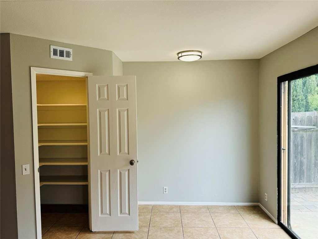 Detail Gallery Image 5 of 26 For 1304 Alabama St, Huntington Beach,  CA 92648 - 3 Beds | 2/1 Baths