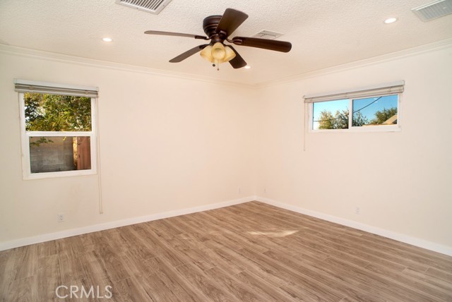 Detail Gallery Image 11 of 17 For 44315 88th St, Lancaster,  CA 93535 - 3 Beds | 2 Baths