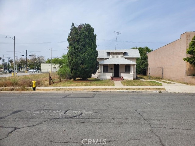 Detail Gallery Image 4 of 23 For 124 S Olive Ave, Rialto,  CA 92376 - 3 Beds | 1 Baths