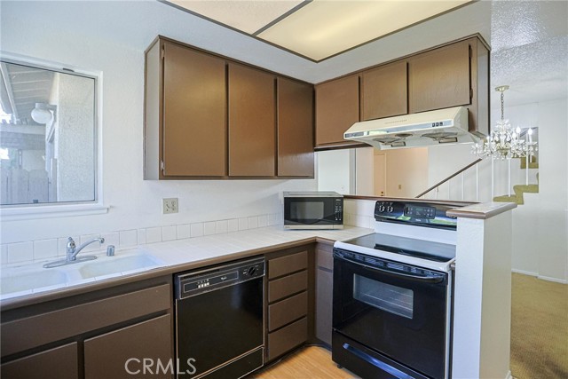 Detail Gallery Image 10 of 36 For 5106 W 1st, Santa Ana,  CA 92703 - 3 Beds | 2/1 Baths