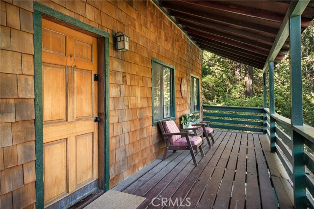 Detail Gallery Image 2 of 26 For 23771 Bowl Rd, Crestline,  CA 92325 - 2 Beds | 1 Baths