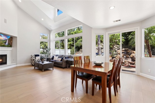 8047 E Hampshire Road, Orange CA: https://media.crmls.org/medias/54a00f55-3f76-4d63-96e1-c20e26501654.jpg