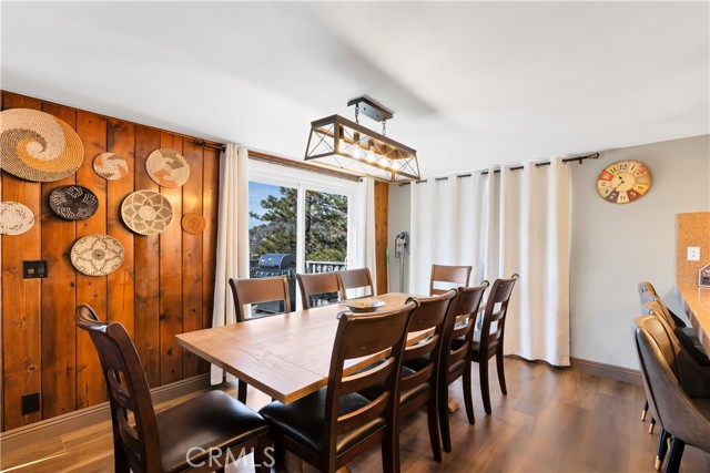 Detail Gallery Image 8 of 33 For 27814 North Bay, Lake Arrowhead,  CA 92352 - 4 Beds | 3/1 Baths