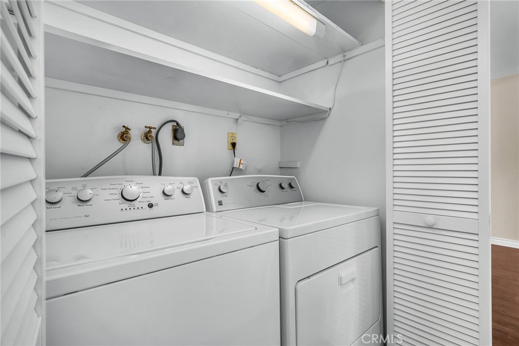 https://media.crmls.org/medias/54a072c5-fef4-4802-8f4d-026975e7bcb4.jpg?preset=X-Large
