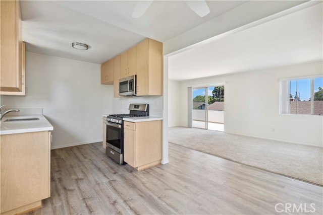 Detail Gallery Image 8 of 23 For 375 Woodland Pl #C,  Costa Mesa,  CA 92627 - 2 Beds | 1 Baths